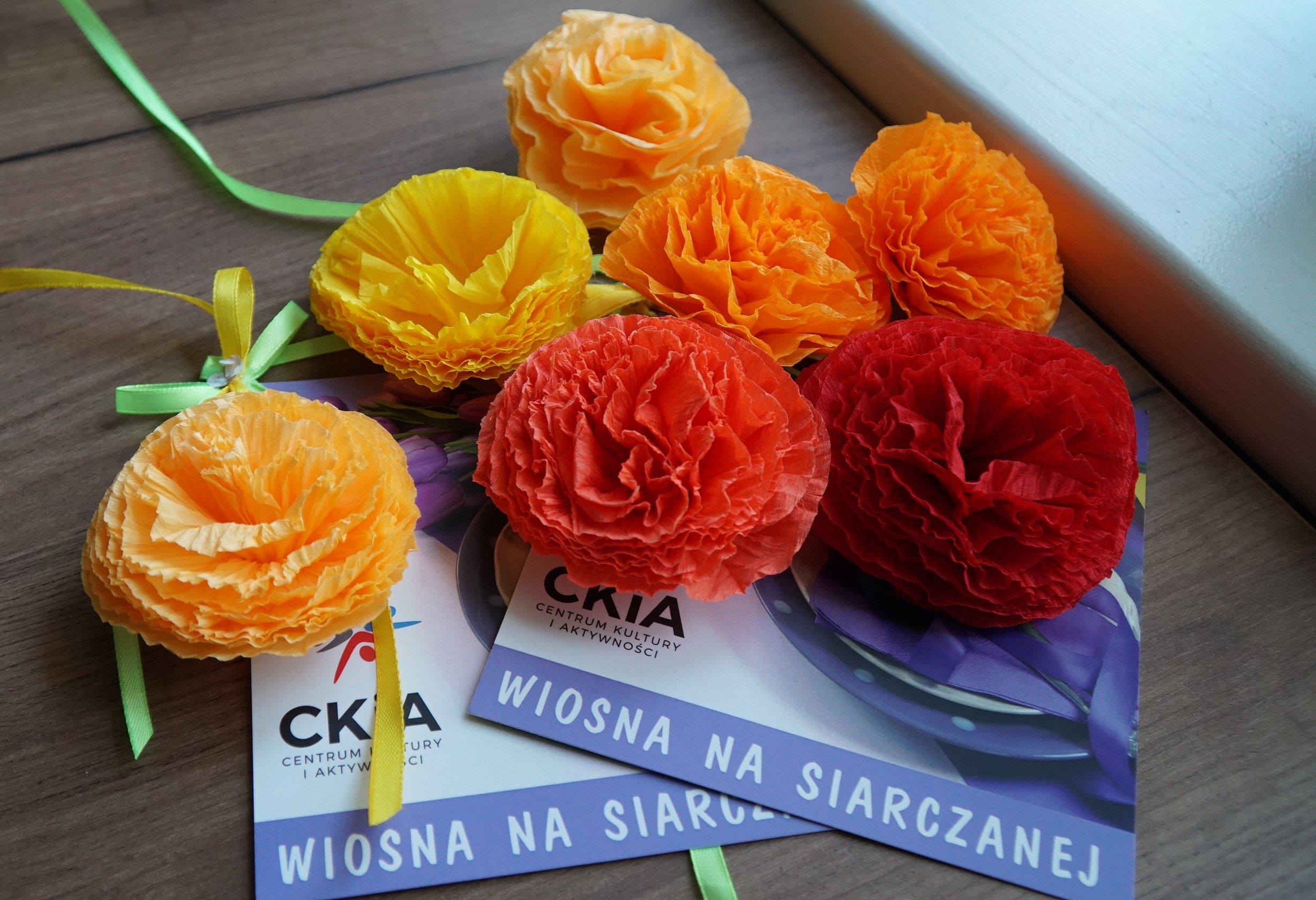 Kwiaty z krepiny – wiosenne warsztaty sąsiedzkie